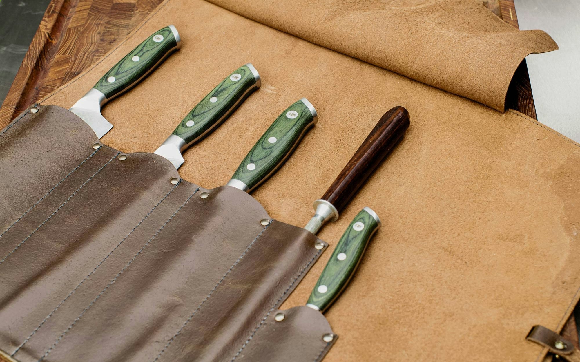 Big Green Egg Leather Knife Roll - Image 3